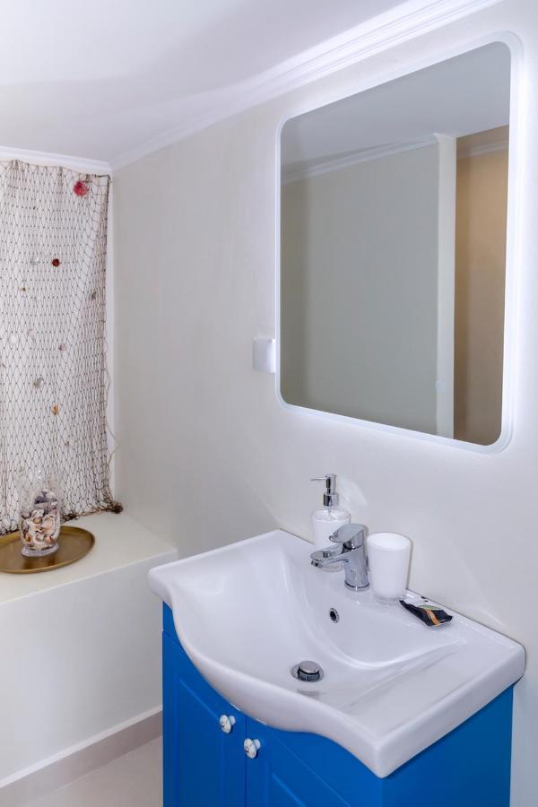 Blue And White Apartment Vipgreece Athens Exterior photo